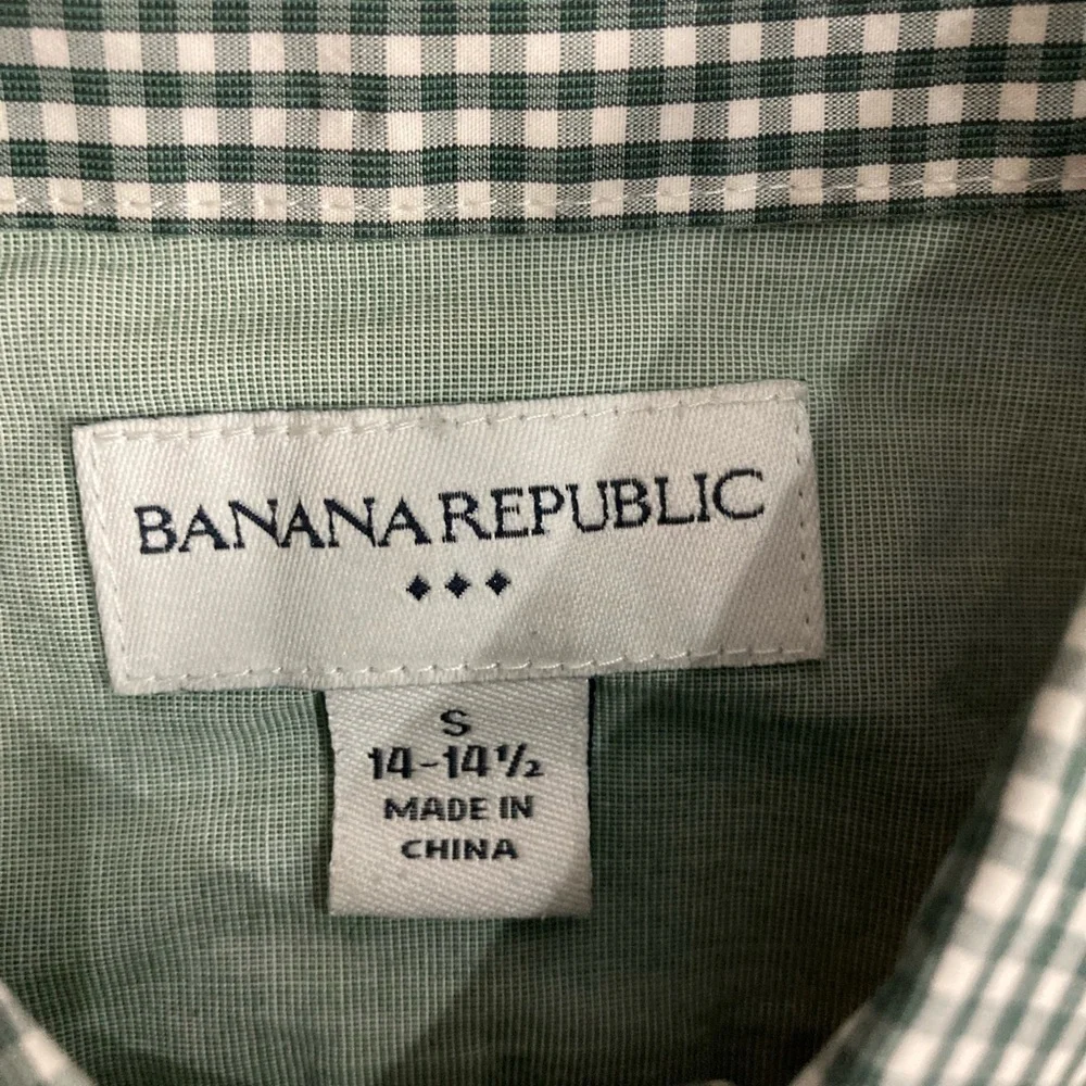 Banana Republic Men’s Small Button Down Shirt‎